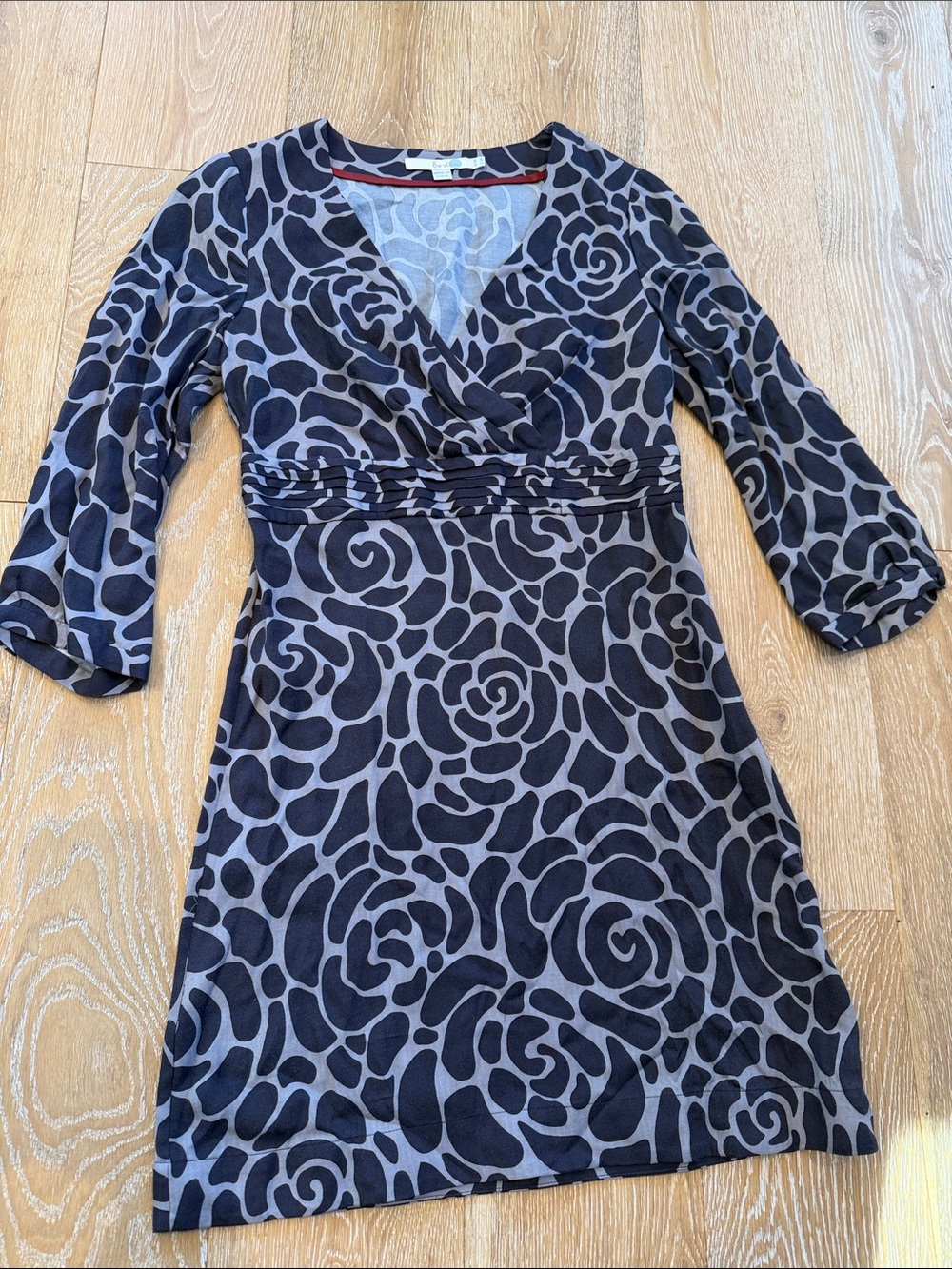 Boden Gray Rose Print Dress Size 4